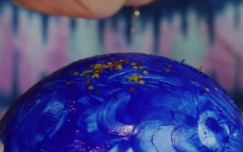 Stock Video Blue Easter Egg With Glitter For PC