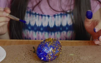 Stock Video Blue Easter Egg With Glitter 4287 For PC