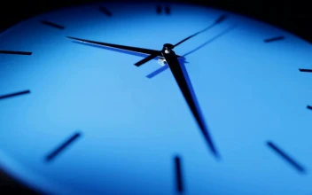 Stock Video Blue Clock Running In Real Time For PC