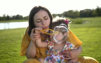 Stock Video Blowing Soap Bubbles For PC