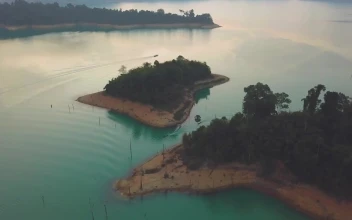 Stock Video Big Lake With Small Paradise Islands For PC