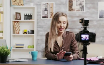 Stock Video Beauty Vlogger Answers Subscribers While Recording For PC