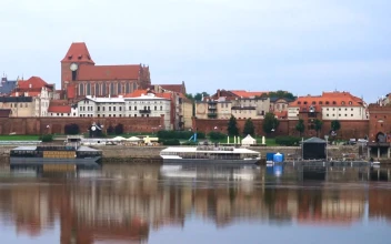 Stock Video Beautiful Town And The River For PC