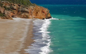 Stock Video Beautiful Deserted Beach And A Turquoise Ocean For PC