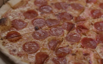 Video Stock Close Up Shot Of A Pepperoni Pizza For PC
