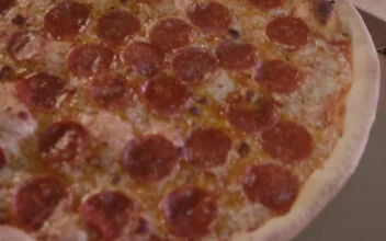 Video Stock Close Up Shot Of A Freshly Made Hot Pizza For PC