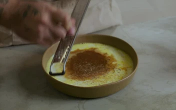 Video Stock Close Shot Of A Cook Preparing A Dish For PC
