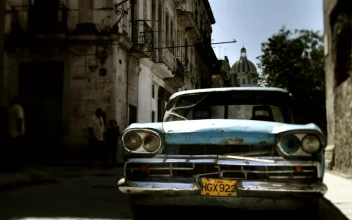 Video Stock Classic Car In The Street At La Habana For PC