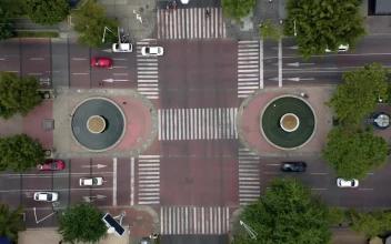 Video Stock City Busy Traffic Intersection Time Lapse For PC