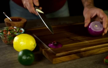 Video Stock Chopping Up An Onion For Cooking For PC