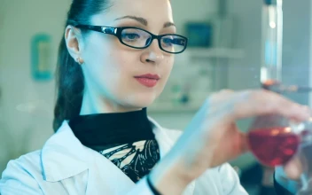 Video Stock Chemical Engineer Working In The Laboratory For PC