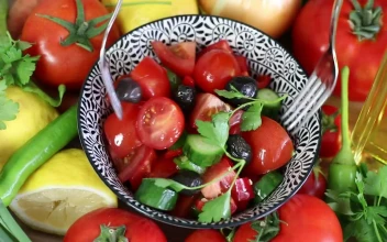 Video Stock Chef Making A Vegetable Salad For PC