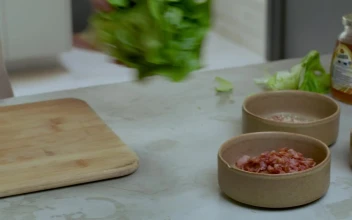 Video Stock Chef Chopping A Lettuce For PC