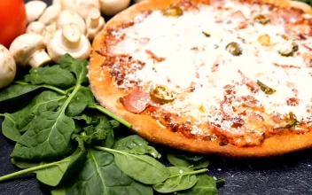 Video Stock Cheese And Ham Pizza For PC