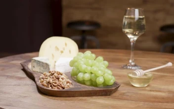 Video Stock Cheese And Grapes With White Wine For PC