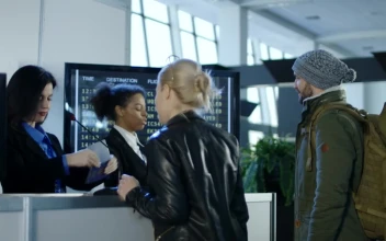 Video Stock Checking In At The Airport Counter For PC