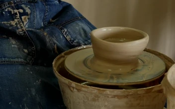 Video Stock Ceramic Artist Working With Raw Clay For PC