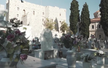 Video Stock Cemetery Of A Castle For PC