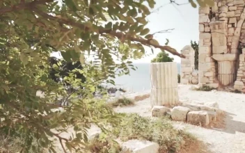 Video Stock Cemetery In Tourist Area For PC