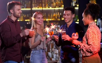 Video Stock Celebrating New Years Eve For PC