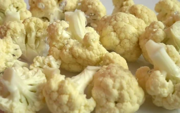 Video Stock Cauliflower Being Washed For PC