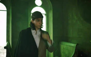 Video Stock Catwalk Of A Man Modeling Old Fashion Clothes For PC