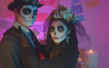 Video Stock Catrin And Catrina On Day Of The Dead For PC