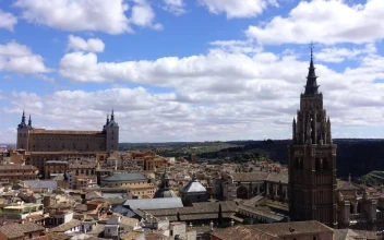 Video Stock Cathedral Saint Maria Seen From Afar Time Lapse For PC