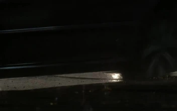 Video Stock Cars Driving As Heavy Rain Falls For PC