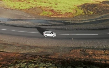 Video Stock Car Driving Slowly For PC