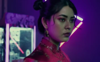 Video Stock Captivating And Elegant Woman In Kimono For PC
