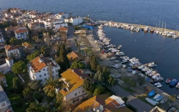 Video Stock Calm Marina Waters In Istanbul For PC