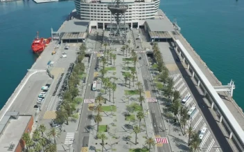 Video Stock Cable Car Station In Barcelona For PC