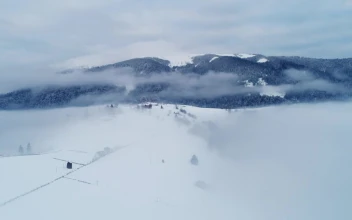 Video Stock Cabin In The Middle Of A Snowy Mountain For PC