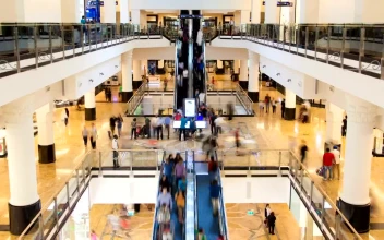 Video Stock Busy Shopping Mall Time Lapse For PC