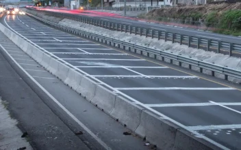 Video Stock Busy Road With Low Exposure For PC