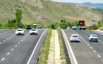 Video Stock Busy Highway Time Lapse With A Mountain In The Background For PC