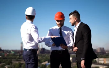 Video Stock Businessman Talking With Engineers For PC