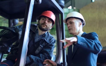 Video Stock Businessman Talking To Lifting Vehicle Operator For PC