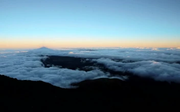 Video Stock Clouds Covering The Mountains For PC