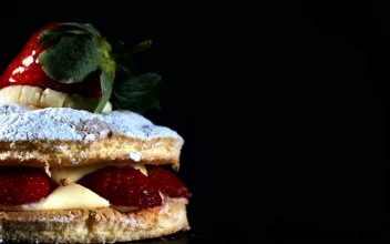 Stock Video Delicious Sugary Strawberry Dessert Advertising For PC