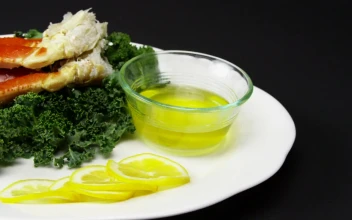 Stock Video Crab Legs With Lemon And Butter For PC