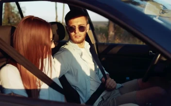 Stock Video Couple Starting A Romance Trip For PC