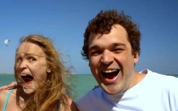 Stock Video Couple Making Funny Faces And Kissing For PC