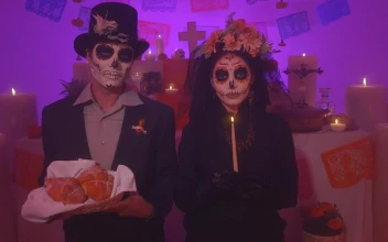 Stock Video Couple Dressed As Catrin And Catrina On Day Of The For PC