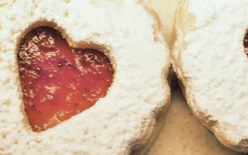 Stock Video Cookies With Heart Shaped Center For PC