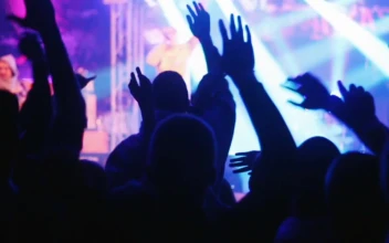 Stock Video Concert Crowd Jumping And Cheering For PC