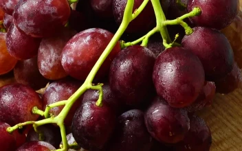 Stock Video Cold Grapes On The Table For PC