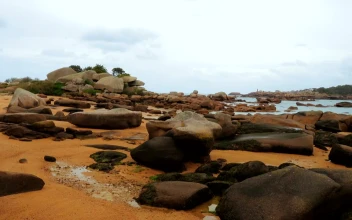 Stock Video Coast Full Of Rocks And Sand For PC