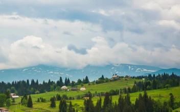 Stock Video Cloudy Afternoon In The Countryside On Farms For PC
